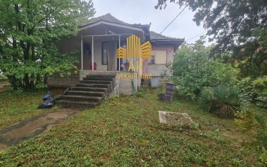 Kuća 80 m2sa 6,5 ari placa Đikino brdo-Aranđelovac